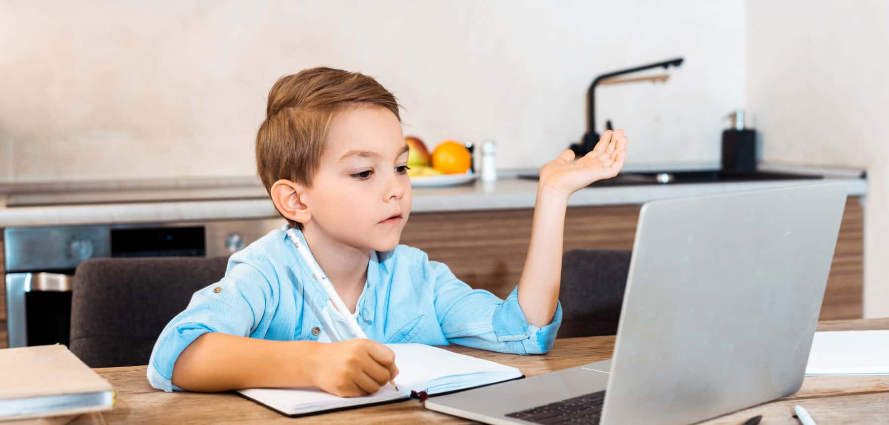 Student learning through online tutoring